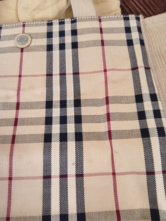 BURBERRY（ブランドバッグ）の商品画像 - 査定依頼日：2026年4月25日 - 最高査定価格：2,500円