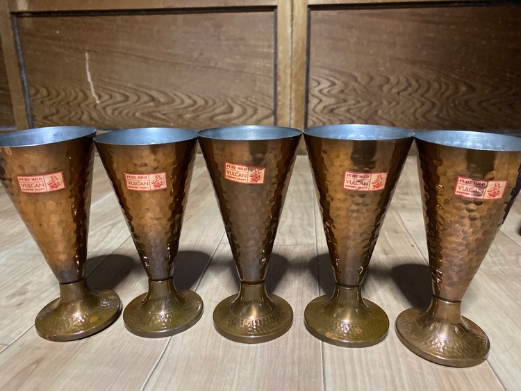 銅食器アンティーク。昔喫茶店で使用していた銅製品のコップ（美術品・骨董品）の商品画像 - 査定依頼日：2026年1月25日 - 最高査定価格：2,000円