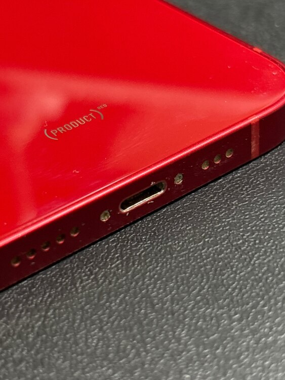 iPhone 13 128GB レッド（スマホ）の商品画像 - 査定依頼日：2025年5月4日 - 最高査定価格：32,000円