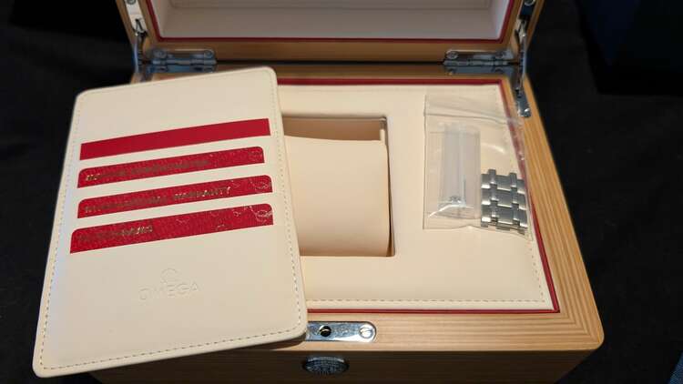 オメガ シーマスター 2103042200300（高級時計）の商品画像 - 査定依頼日：2025年3月30日 - 最高査定価格：660,000円