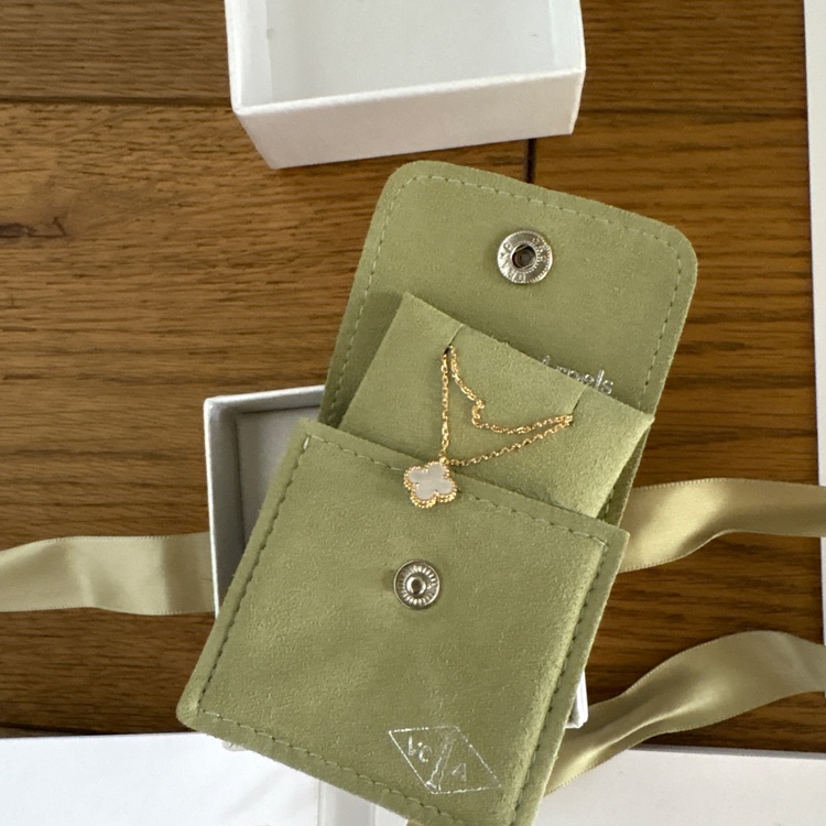 ヴァンクリーフ&アーペルネックレス（金・貴金属）の商品画像 - 査定依頼日：2025年9月12日 - 最高査定価格：210,000円