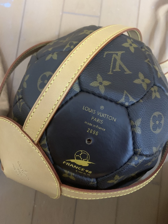 サッカーボール（ブランドバッグ）の商品画像 - 査定依頼日：2022年4月19日 - 最高査定価格：200,000円