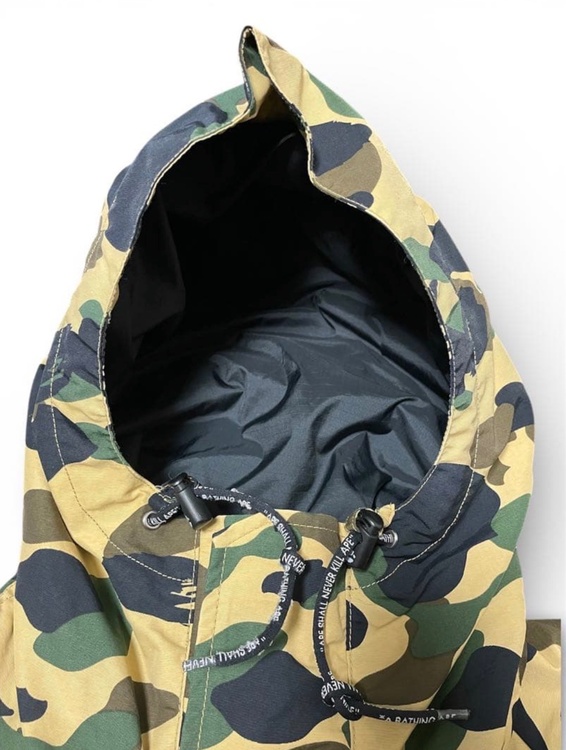 A BATHING APE 初期 1stCAMO スノーボードジャケット L（古着・ファッション）の商品画像 - 査定依頼日：2026年6月6日 - 最高査定価格：100,000円