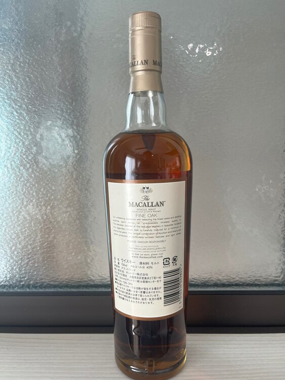 マッカラン　ファインオーク　25年　箱無し（お酒）の商品画像 - 査定依頼日：2025年5月7日 - 最高査定価格：120,000円