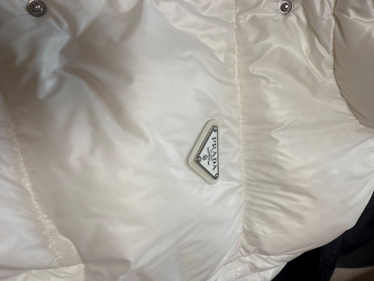 コンバーチブルジャケット（古着・ファッション）の商品画像 - 査定依頼日：2025年6月30日 - 最高査定価格：100,000円