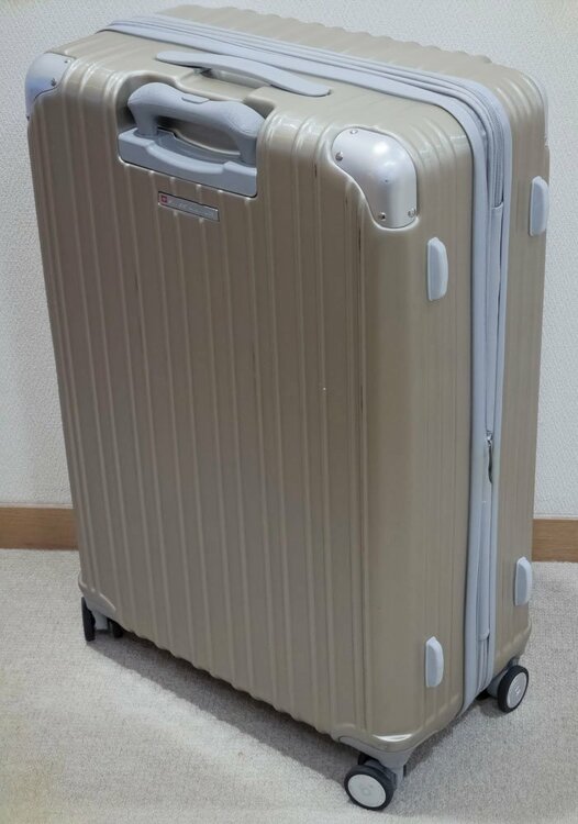 SWISS MILITARYスーツケース CYGNUS SM-A828 GOLD（ブランドバッグ）の商品画像 - 査定依頼日：2026年4月15日 - 最高査定価格：1,000円