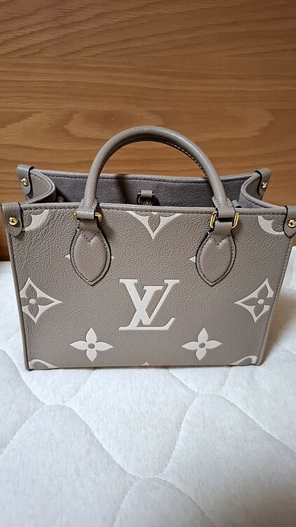 バックと財布とキーケース（ブランドバッグ）の商品画像 - 査定依頼日：2025年6月18日 - 最高査定価格：355,000円