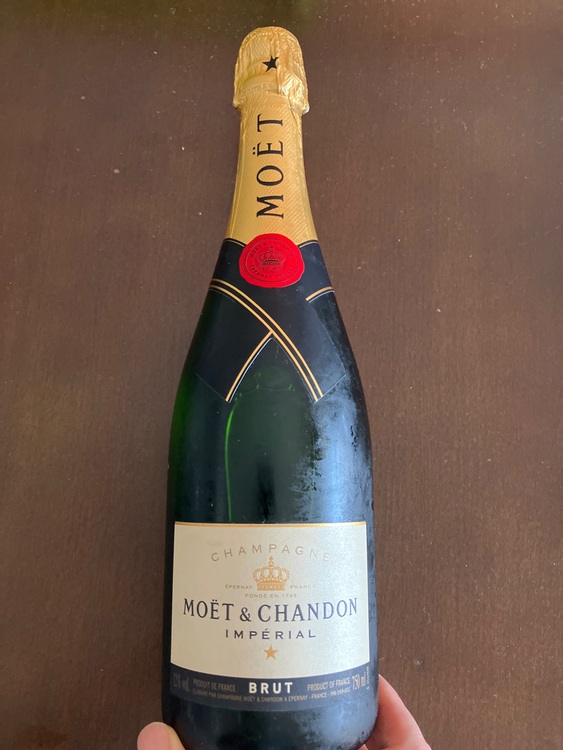 Moet&Chandon（お酒）の商品画像 - 査定依頼日：2025年6月20日 - 最高査定価格：3,500円