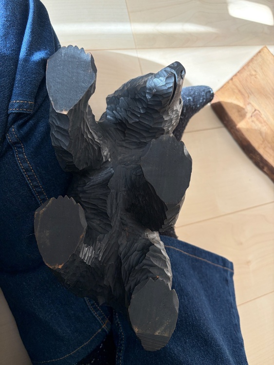 木彫りの熊（美術品・骨董品）の商品画像 - 査定依頼日：2026年1月13日 - 最高査定価格：1,000円