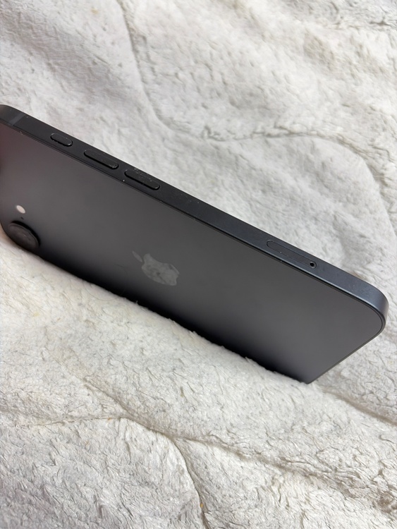 iPhone 16e 128GB docomo（スマホ）の商品画像 - 査定依頼日：2026年4月12日 - 最高査定価格：68,000円