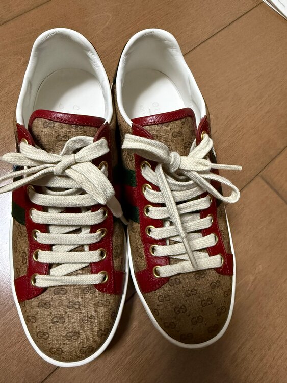 スニーカー（ブランド財布・小物）の商品画像 - 査定依頼日：2025年4月14日 - 最高査定価格：20,000円