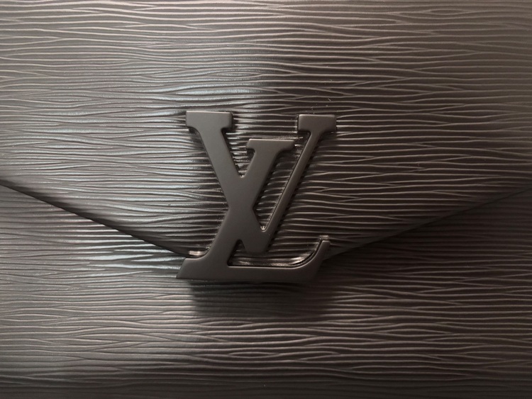 ポシェットグルネル（ブランドバッグ）の商品画像 - 査定依頼日：2025年9月29日 - 最高査定価格：200,000円