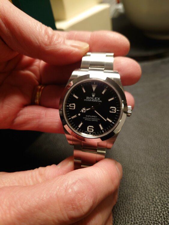 ロレックス エクスプローラー 21427（高級時計）の商品画像 - 査定依頼日：2026年1月27日 - 最高査定価格：1,190,000円
