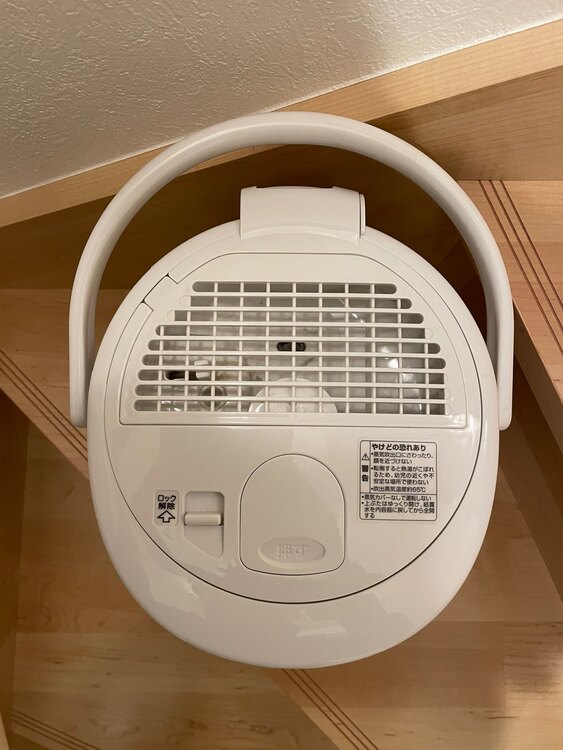 ZOJIRUSHI スチーム式加湿器　EE-RM35-WA（家電）の商品画像 - 査定依頼日：2025年2月18日 - 最高査定価格：2,000円