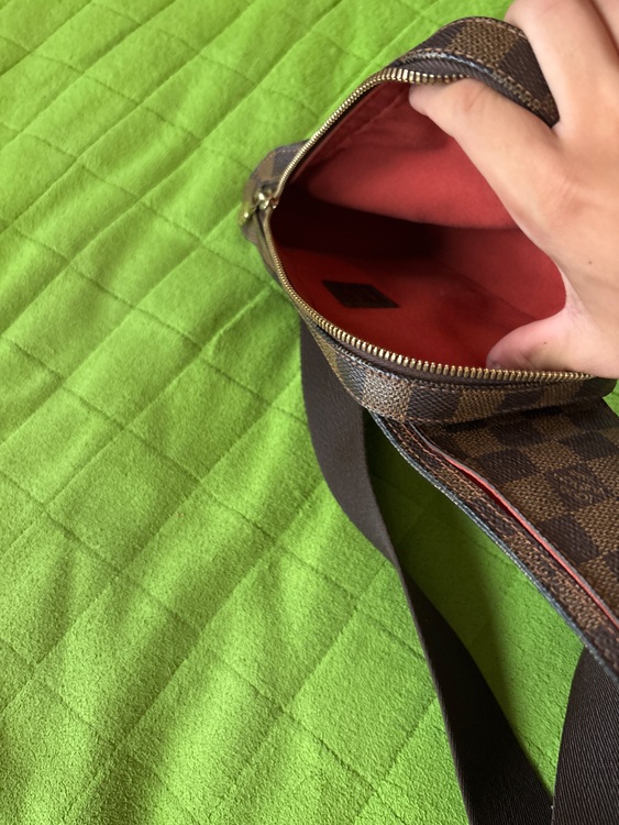 ショルダーバッグ（古着・ファッション）の商品画像 - 査定依頼日：2025年8月9日 - 最高査定価格：50,000円