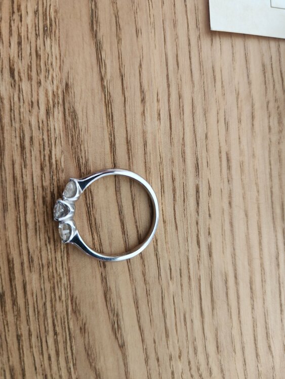 3石指輪（宝石）の商品画像 - 査定依頼日：2025年12月8日 - 最高査定価格：50,000円