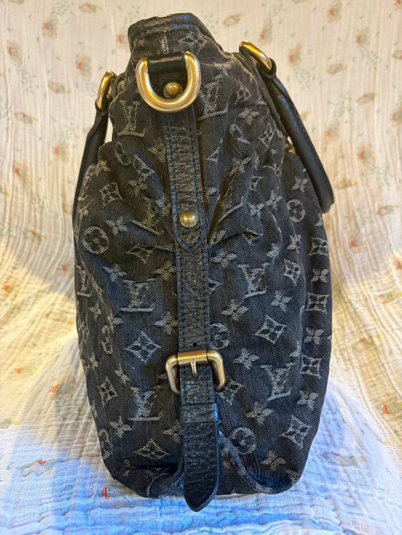 ネオカビィMM（ブランドバッグ）の商品画像 - 査定依頼日：2026年3月15日 - 最高査定価格：190,000円