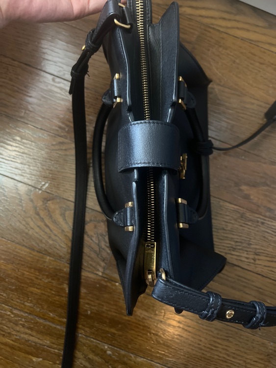 イブサンローラン  （ブランドバッグ）の商品画像 - 査定依頼日：2025年6月6日 - 最高査定価格：100,000円