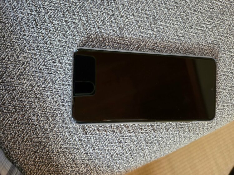 Galaxy Galaxy S20 シリーズ 【au】Galaxy S20 5G SCG01（スマホ）の商品画像 - 査定依頼日：2026年7月23日 - 最高査定価格：7,500円
