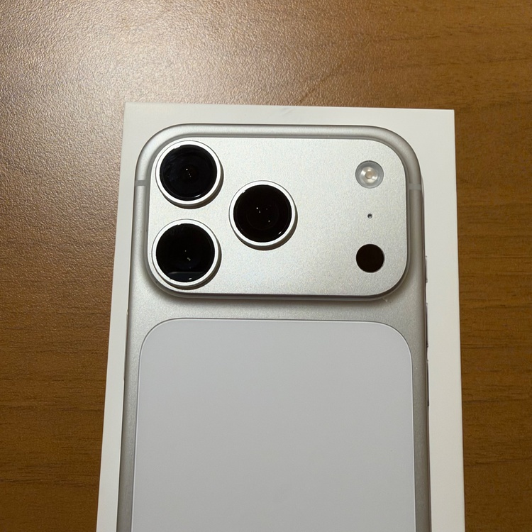 iPhone iPhone 17 Pro 256GB SIMフリー（スマホ）の商品画像 - 査定依頼日：2026年9月19日 - 最高査定価格：136,500円