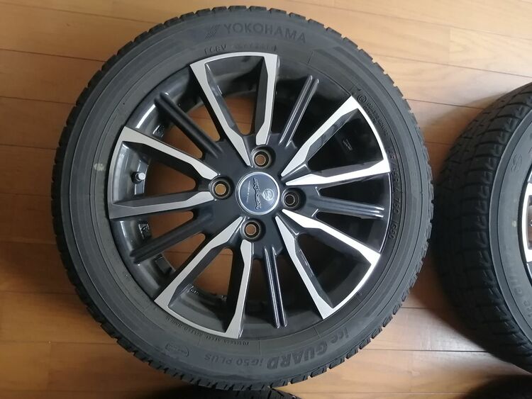 アルミホイール付きスタッドレスタイヤ（カー用品）の商品画像 - 査定依頼日：2025年10月15日 - 最高査定価格：6,000円