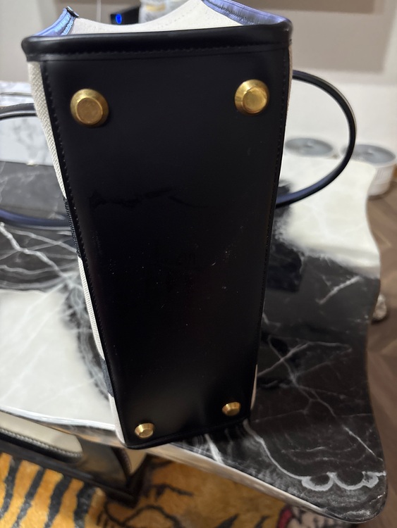 バレンシアガ  （ブランドバッグ）の商品画像 - 査定依頼日：2025年11月4日 - 最高査定価格：70,000円