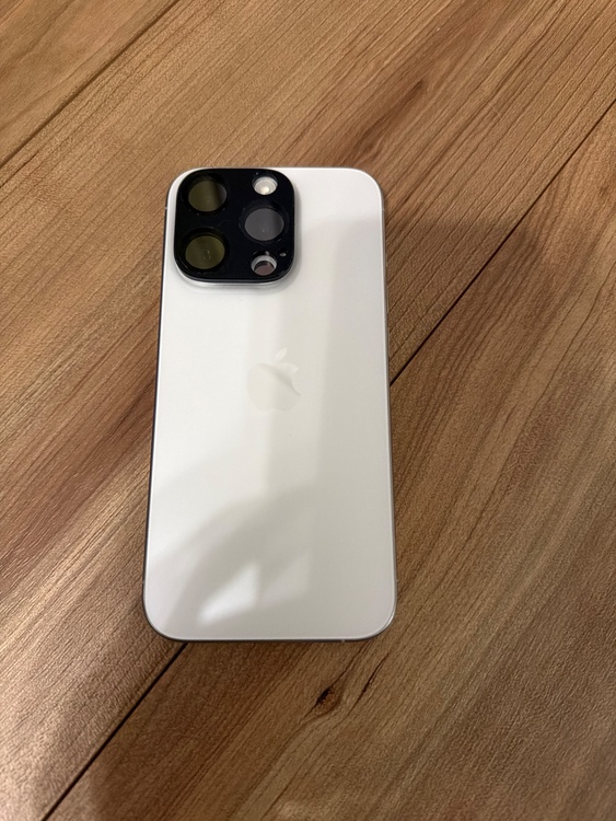 iPhone 15 Pro 128GB SIMフリー（スマホ）の商品画像 - 査定依頼日：2026年3月10日 - 最高査定価格：74,000円