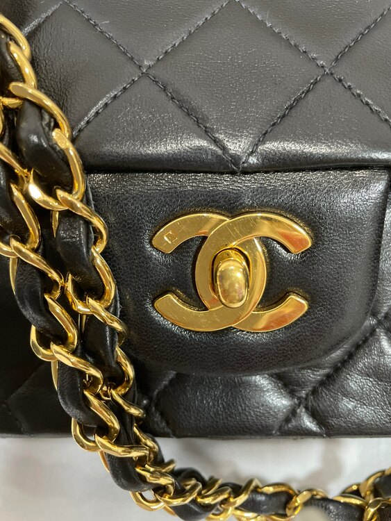 マトラッセ（ブランドバッグ）の商品画像 - 査定依頼日：2025年1月31日 - 最高査定価格：250,000円