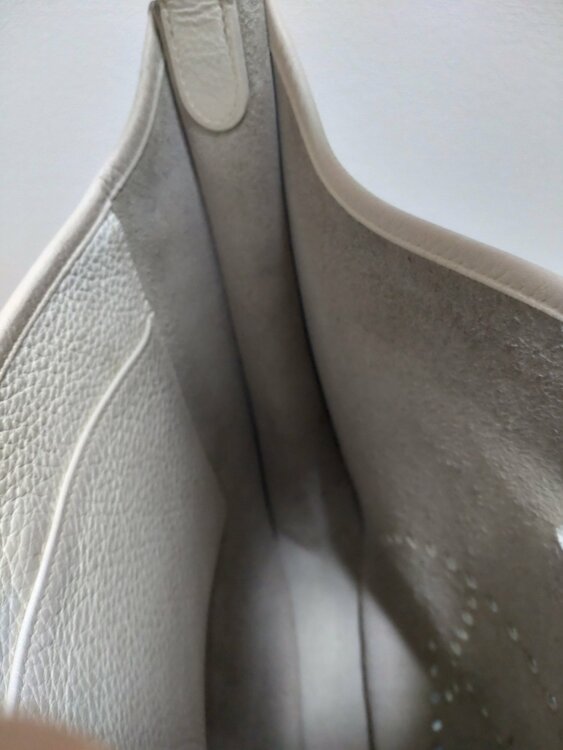 エルメス　エブリン　白　PM（ブランドバッグ）の商品画像 - 査定依頼日：2026年3月2日 - 最高査定価格：180,000円