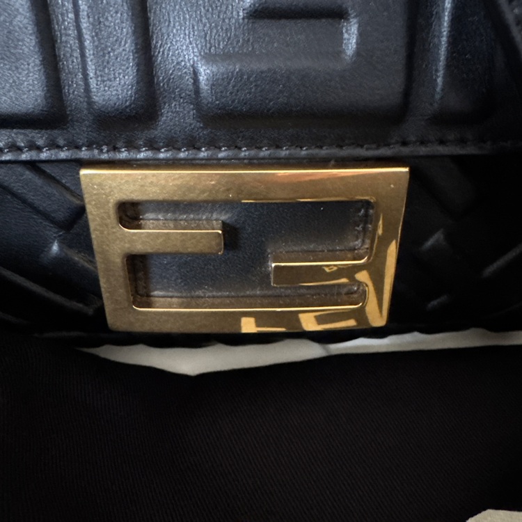 フェンディ  （ブランドバッグ）の商品画像 - 査定依頼日：2025年6月4日 - 最高査定価格：200,000円