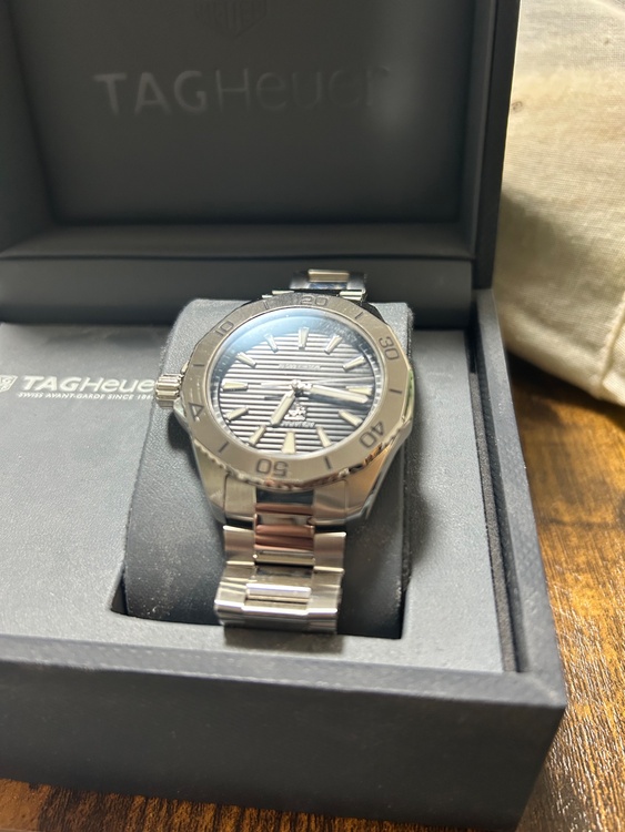 タグホイヤー アクアレーサー （高級時計）の商品画像 - 査定依頼日：2026年4月6日 - 最高査定価格：185,000円