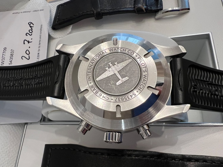 IWC パイロットウォッチ IW377709（高級時計）の商品画像 - 査定依頼日：2025年9月25日 - 最高査定価格：550,000円