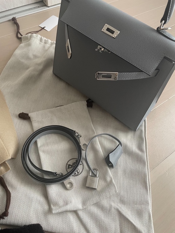 ケリー25 シルバー金具 （ブランドバッグ）の商品画像 - 査定依頼日：2026年2月7日 - 最高査定価格：3,000,000円