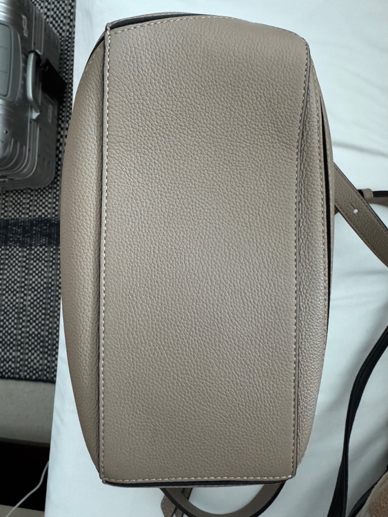 LOEWE パズルエッジ バッグ スモール（ソフトグレインカーフ）（ブランドバッグ）の商品画像 - 査定依頼日：2026年8月19日 - 最高査定価格：160,000円