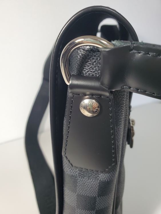 ルイビトン　ダミエグラフィットMMN58029（ブランドバッグ）の商品画像 - 査定依頼日：2022年6月9日 - 最高査定価格：75,000円