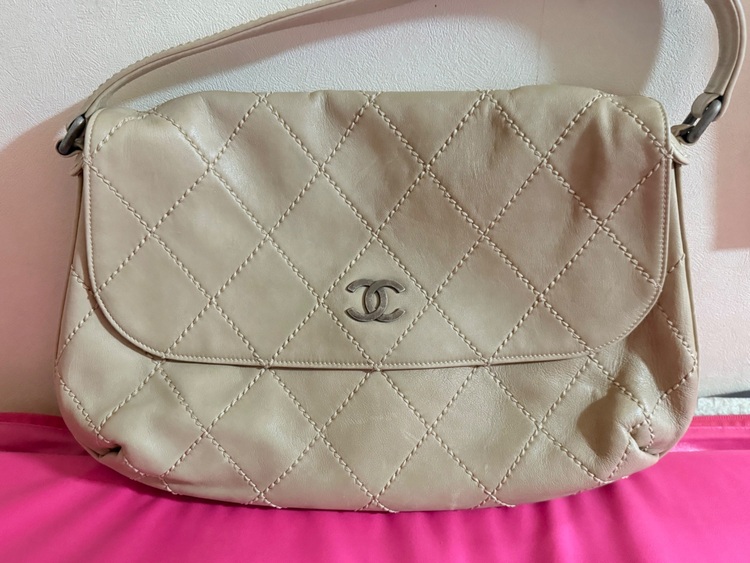 CHANELマトラッセベージュショルダーバッグ（ブランドバッグ）の商品画像 - 査定依頼日：2025年8月25日 - 最高査定価格：80,000円