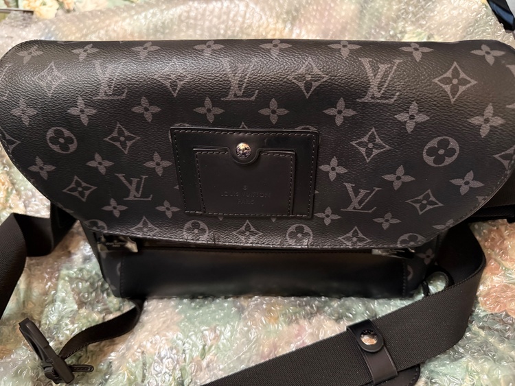 メッセンジャー・ヴォワヤージュ（ブランドバッグ）の商品画像 - 査定依頼日：2025年12月12日 - 最高査定価格：80,000円