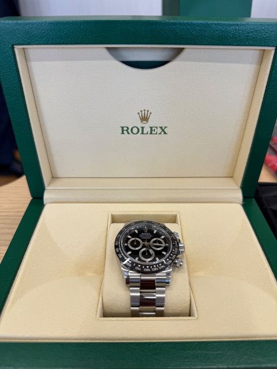 ロレックス デイトナ 116500lm（高級時計）の商品画像 - 査定依頼日：2025年11月16日 - 最高査定価格：4,150,000円