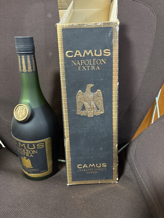 ブランデー カミュ （お酒）の商品画像 - 査定依頼日：2025年11月26日 - 最高査定価格：1,000円