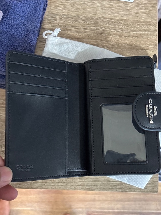 C0082（ブランド財布・小物）の商品画像 - 査定依頼日：2025年9月21日 - 最高査定価格：2,000円