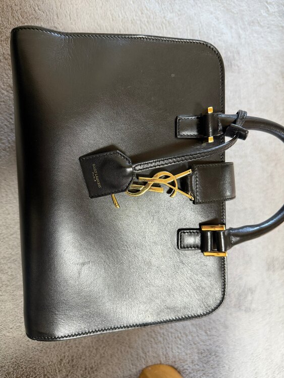 イブサンローラン  （ブランドバッグ）の商品画像 - 査定依頼日：2025年5月24日 - 最高査定価格：33,000円