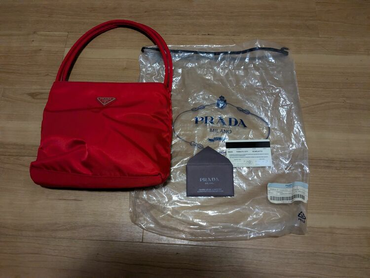 プラダ  （ブランドバッグ）の商品画像 - 査定依頼日：2025年11月27日 - 最高査定価格：30,000円