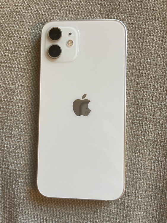 iPhone 12 64GB SIMフリー（スマホ）の商品画像 - 査定依頼日：2026年5月2日 - 最高査定価格：24,000円