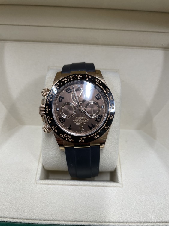 OYSTERFLEXBLACKCHOCOLATEARABICNUMERALS（高級時計）の商品画像 - 査定依頼日：2022年4月9日 - 最高査定価格：6,000,000円