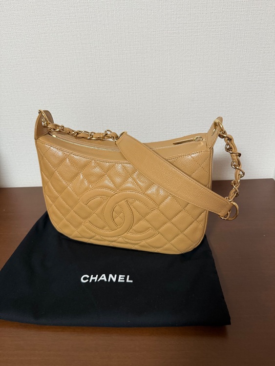 マトラッセ•セミショルダー(キャビアスキン)（ブランドバッグ）の商品画像 - 査定依頼日：2025年11月24日 - 最高査定価格：250,000円