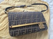 フェンディ  （ブランドバッグ）の商品画像 - 査定依頼日：2026年1月30日 - 最高査定価格：35,000円
