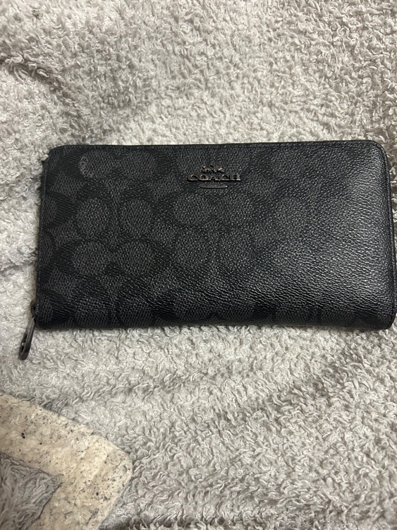 ブラックレザーCOACH（ブランド財布・小物）の商品画像 - 査定依頼日：2025年9月10日 - 最高査定価格：2,000円