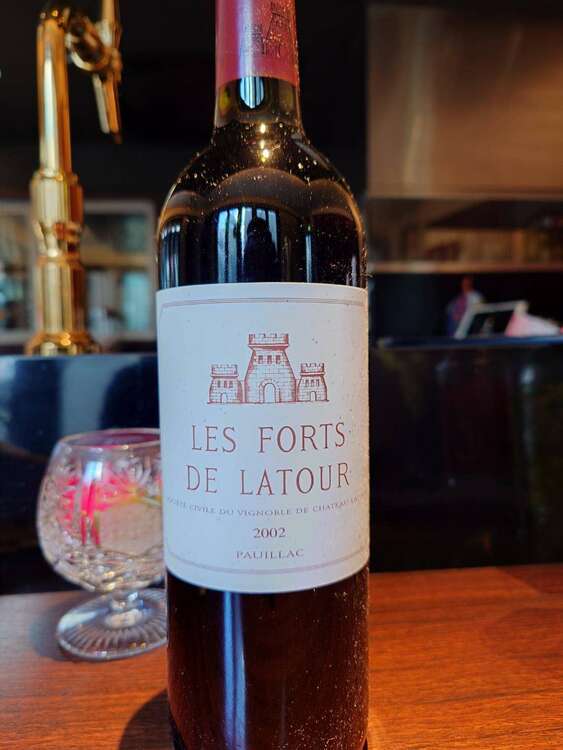 レフォールドラトゥール2002（お酒）の商品画像 - 査定依頼日：2025年2月21日 - 最高査定価格：16,000円