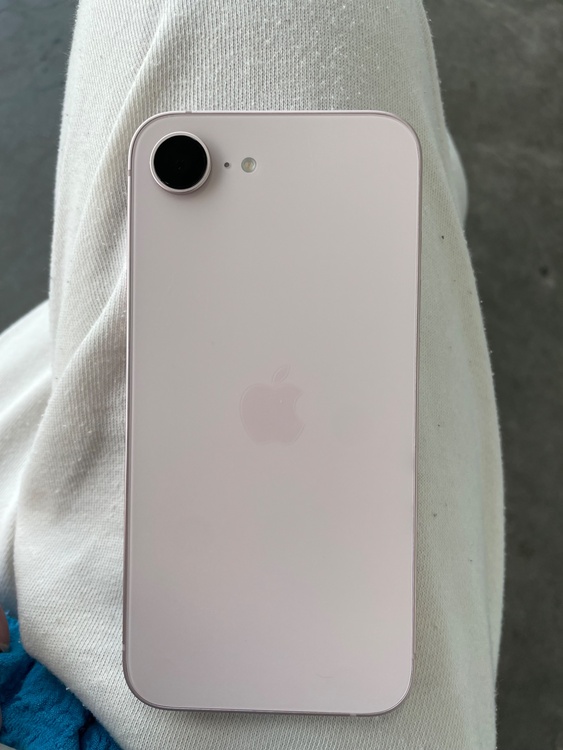 iPhone 17e 256GB docomo（スマホ）の商品画像 - 査定依頼日：2026年5月19日 - 最高査定価格：80,000円