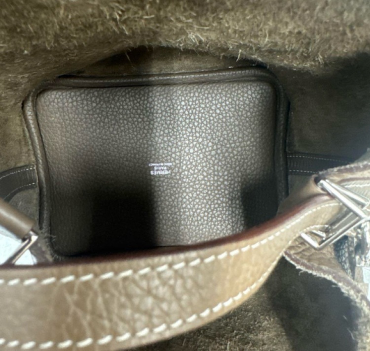 PM（ブランドバッグ）の商品画像 - 査定依頼日：2025年10月4日 - 最高査定価格：400,000円